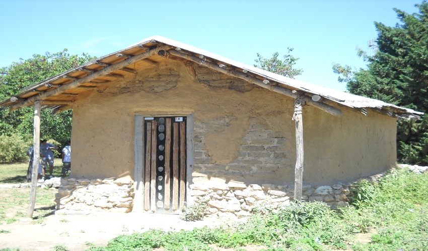3 arx proistoria